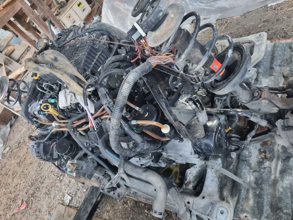 Motor Renault 1500 do ano 2004 revisionado antes de desmontar