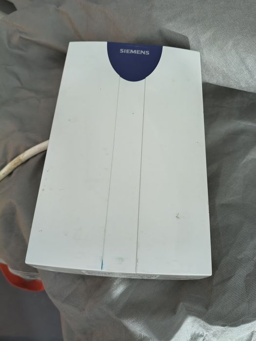 Siemens FD 8704, 6 kW Elektryczny podumywalkowy podgrzewacz wody