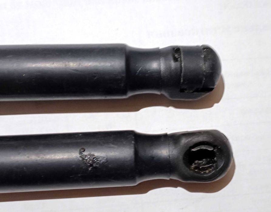 амортизатор крышки багажника HYUNDAI TUCSON KIA 04-13 81771-2E000 пара