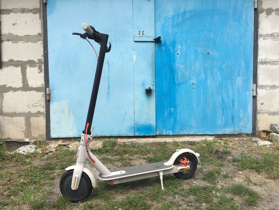 Електросамокат Xiaomi Mi Electric Scooter 3