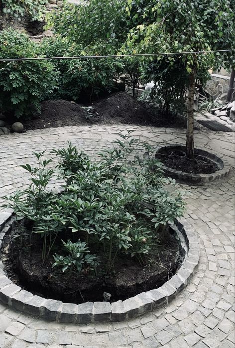 Професійна укладка бруківки, каменю