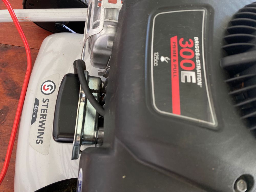 Corta relva a gasolina STERWINS 40CM 132CC