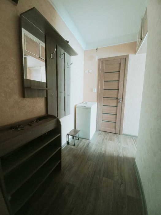 Продам двухкомнатную квартиру с ремонтом мебелью и техникой