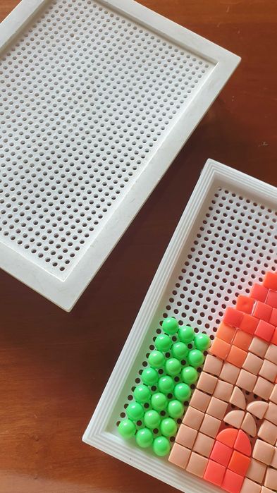 Puzzle de construção com missangas de plástico #NATAL