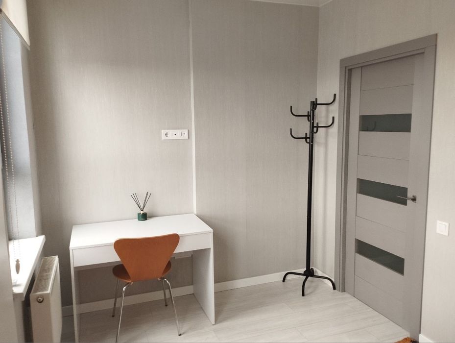 Евро 2 кімнатна , метро Бориспільська Бажана 17