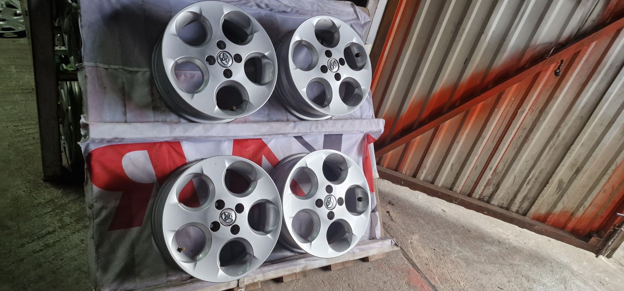 Felgi Aluminiowe Toyota Yaris R15 4x100 ET46-5.5J