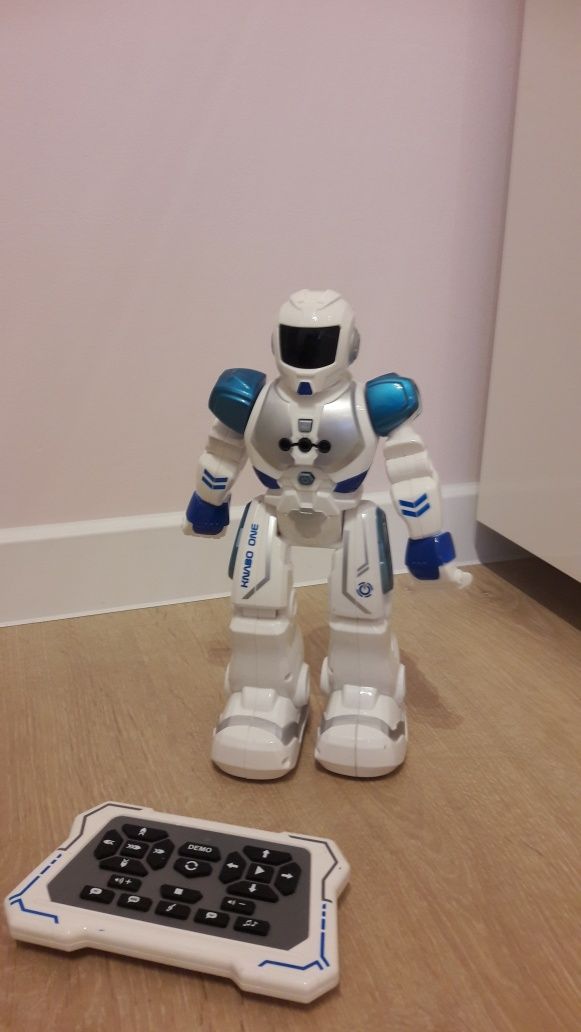 Robot Knabo One - interaktywny robot
