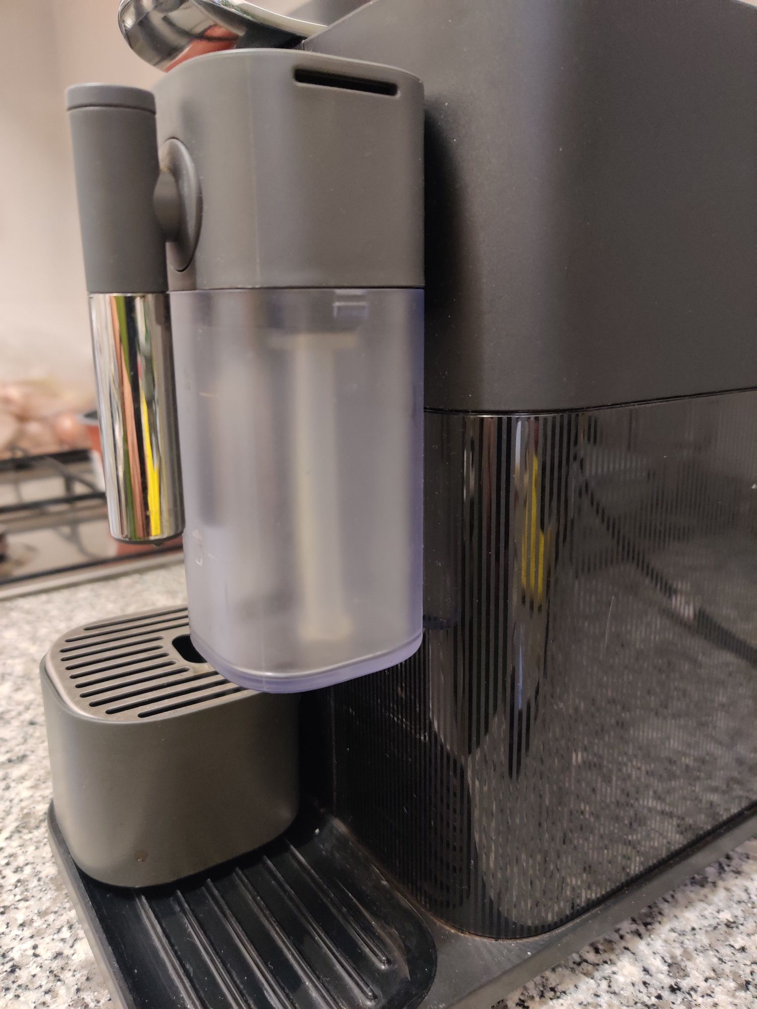 Máquina de café Nespresso Delonghi