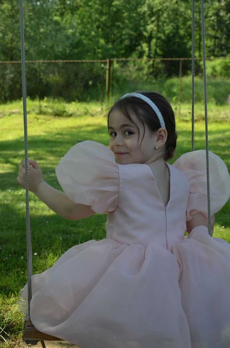 Плаття святкове пудрового кольору,на зріст 122 см