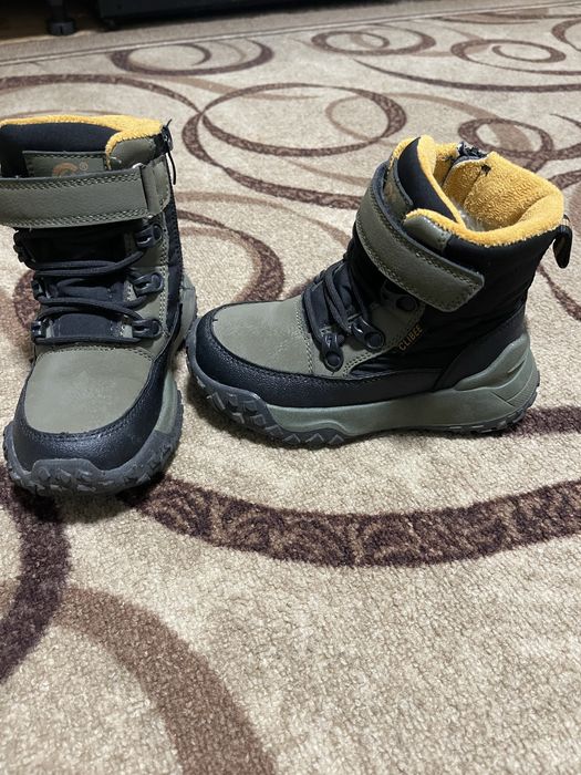 Продам зимові чоботи на хлопчика