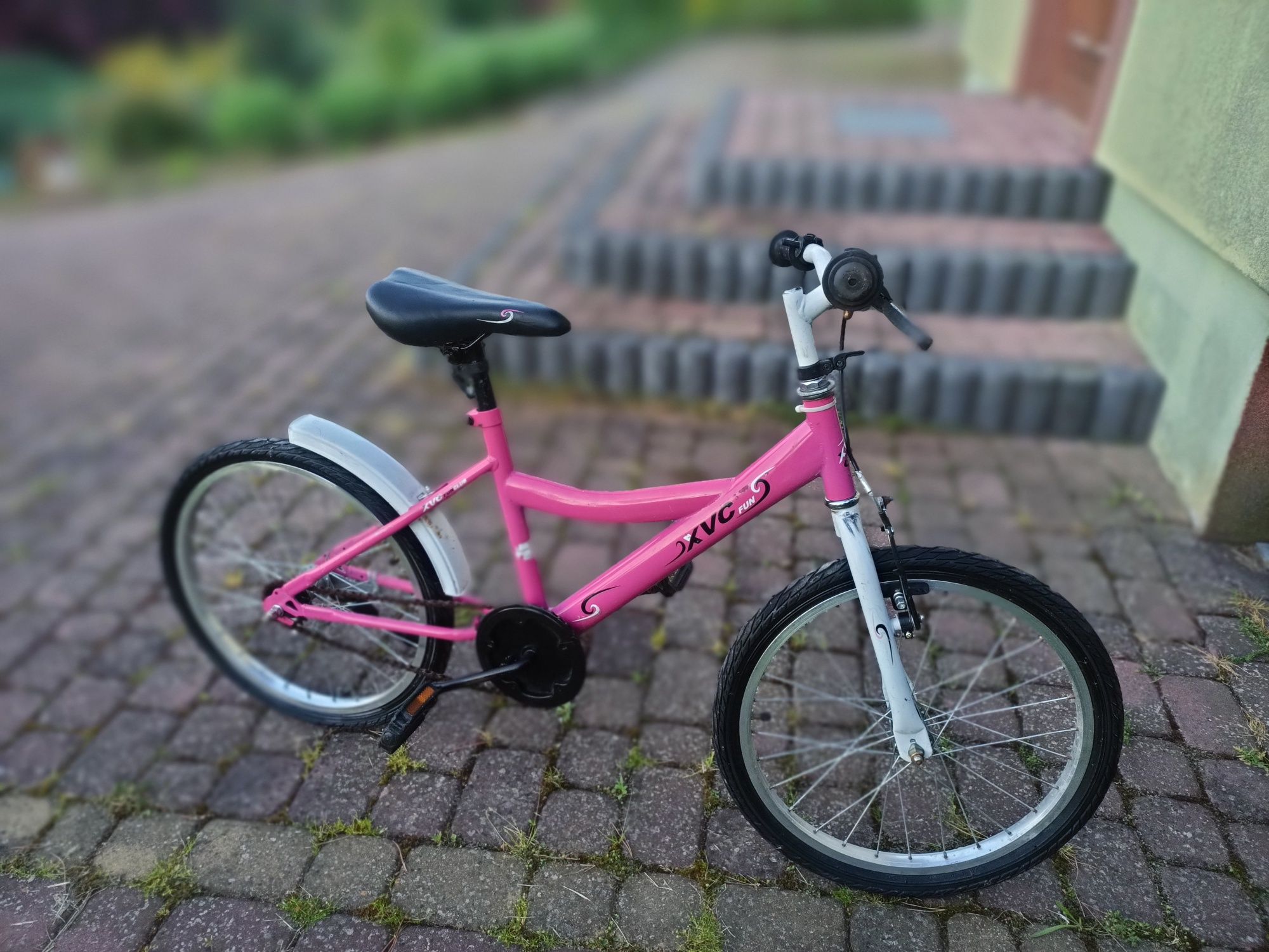 Piękny lekki rowerek dziecięcy 20"  różowy dziewczęcy