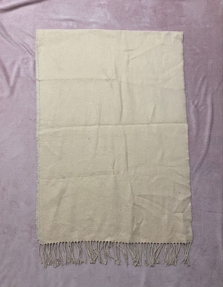 Szal duży 100cm 70cm beżowy z frędzlami koc chusta kocyk narzutka