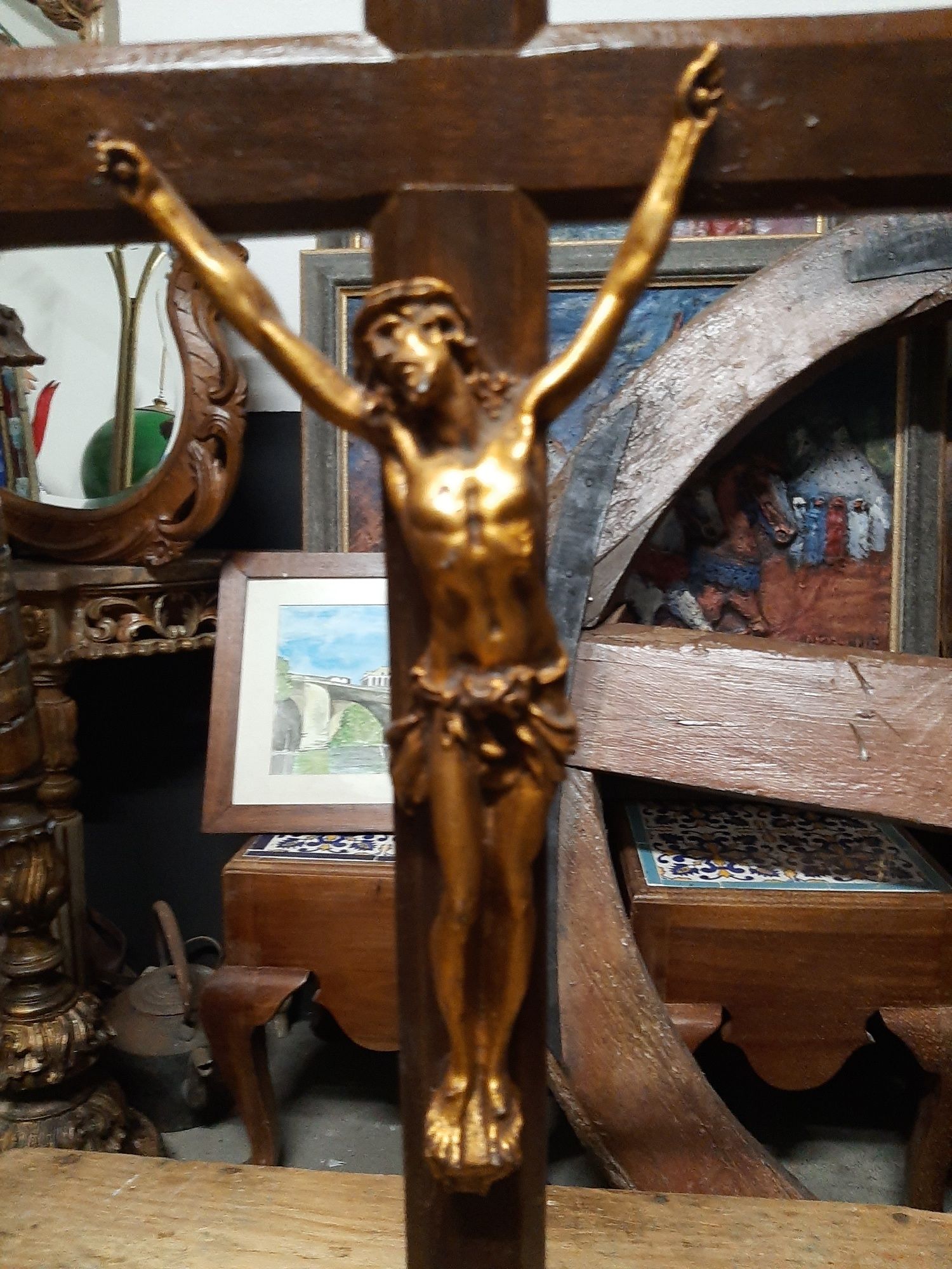 Crucifixo Em Madeira Com Cristo em Bronze
