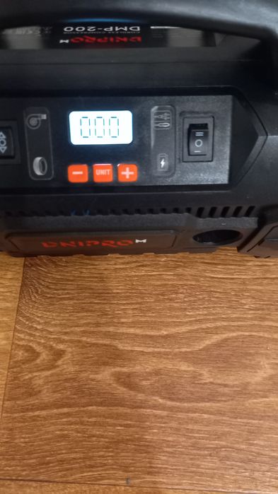 Акумуляторний компресор Dnipro-M DMP-200