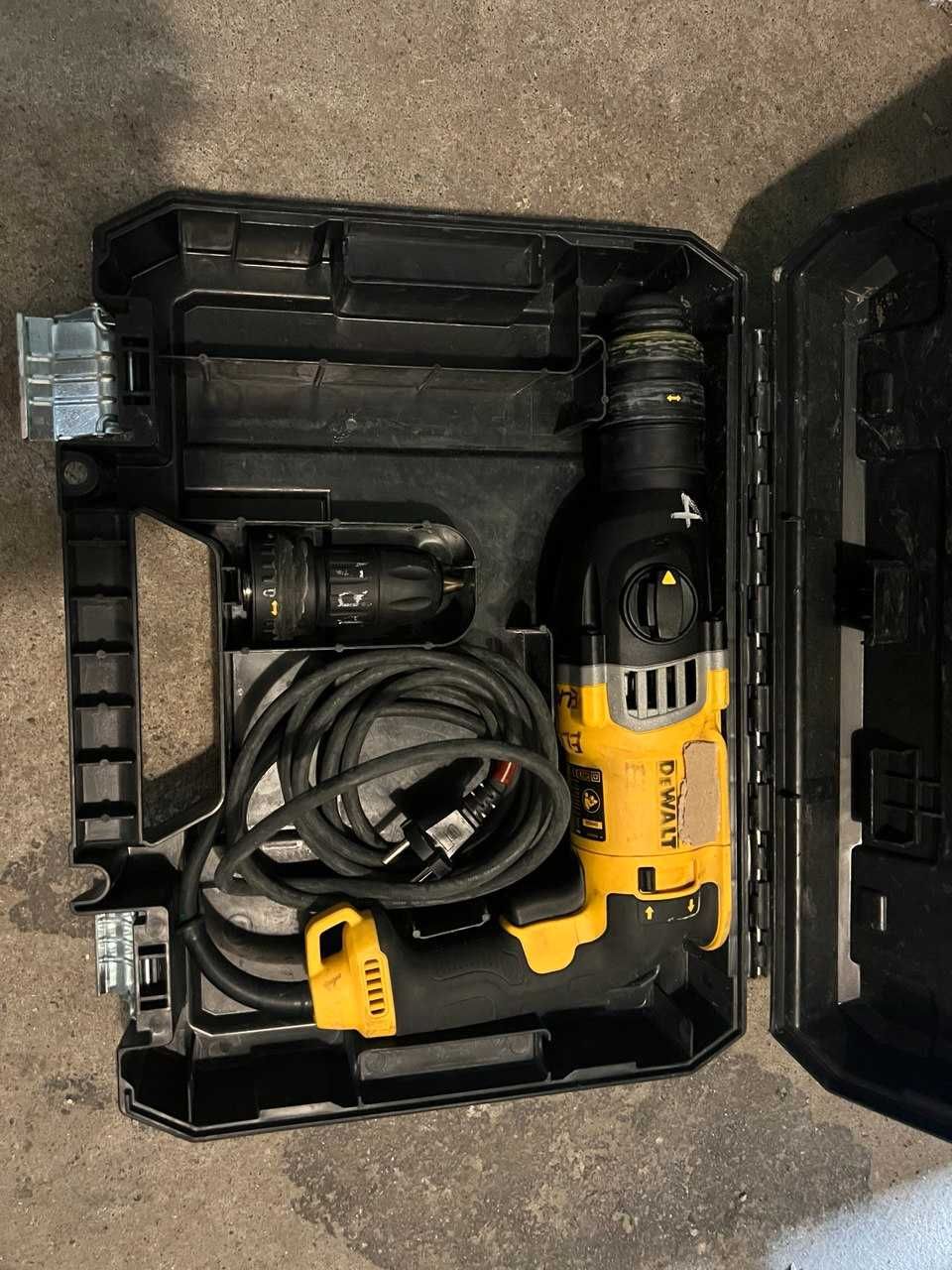 Młotowiertarka DeWalt D25144