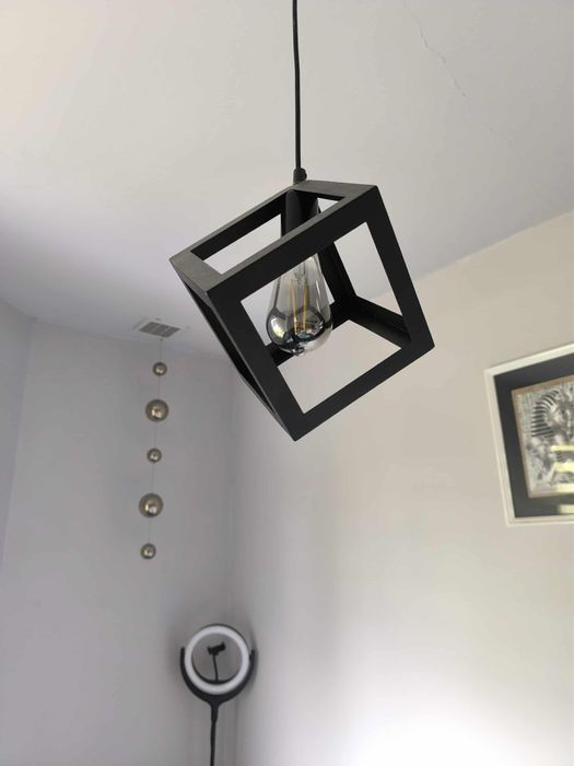 Lampa wiezaca na sprzedaz