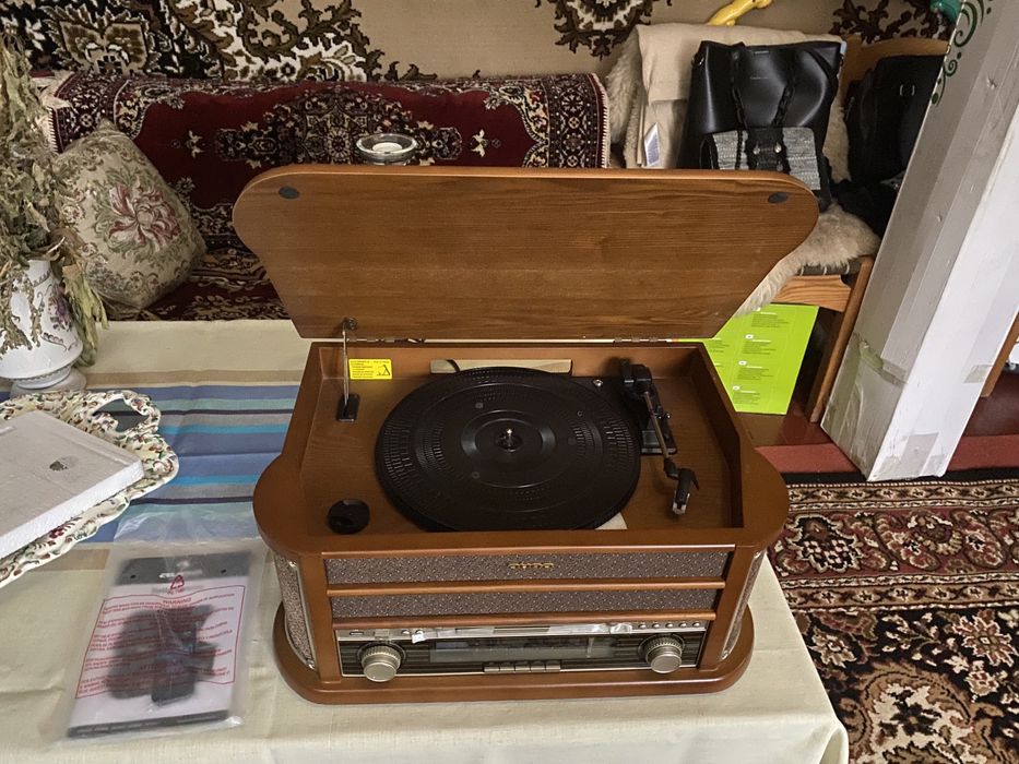 Продам радио с проигривателям