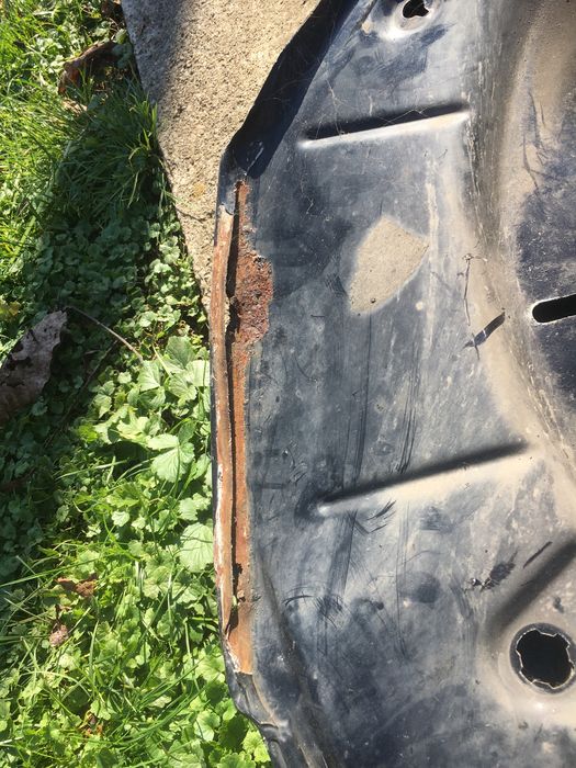 Капот Чорний Passat B6 2005-2010р під відновлення.