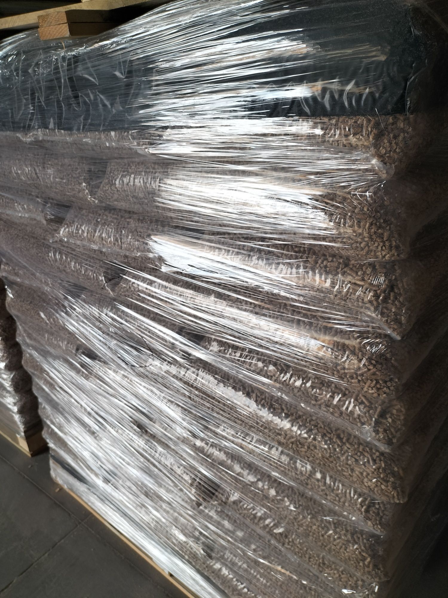 Pellet drzewny 1300zl A1 6 mm premium czysta sosna