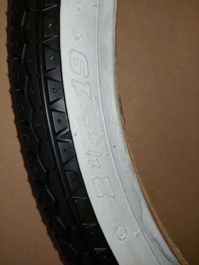 Nowy kpl opony retro 2,25-19" komar sztywniak zak rys 2375/50t1 pl