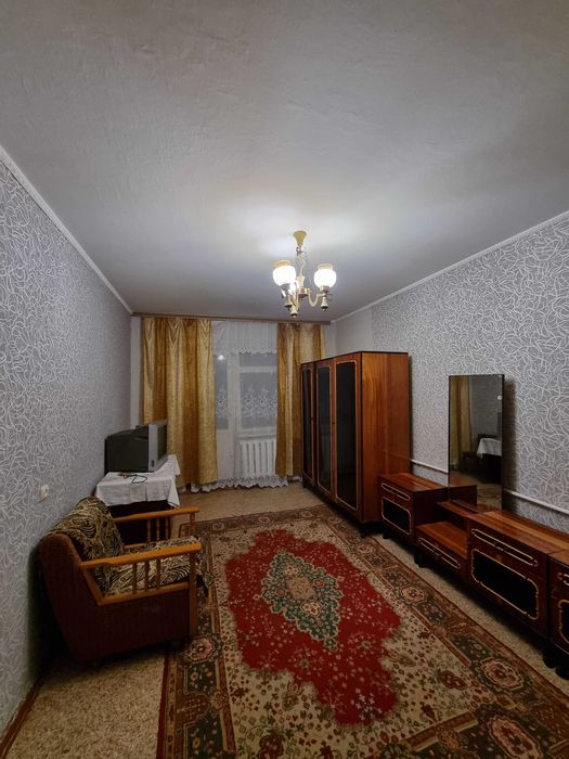 Захищена з усіх сторін . Оренда квартири на Шуменському . Другий повер