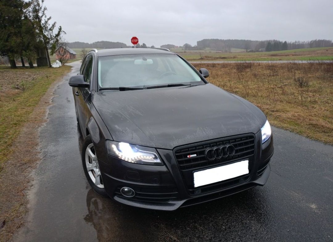 Audi A4 B8 2.0 TDI S-Line Navi Xenon LED Skóry Hak PDC Serwis 2009 rok