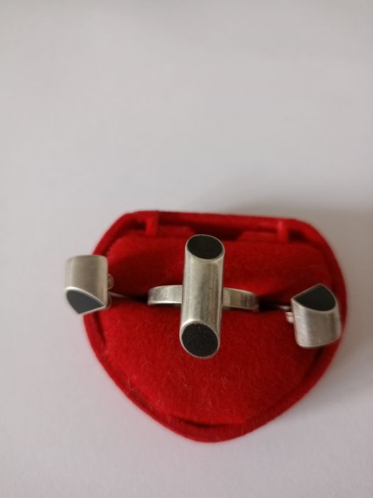 Zestaw srebrny pierścionek+ kolczyki z czarnym motywem