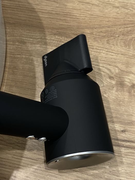 Фен Dyson supersonic