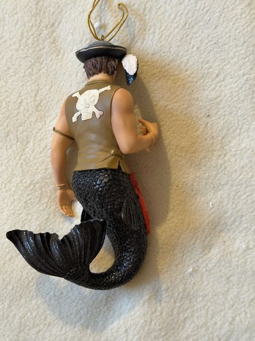 Enfeite sereio merman em porcelana com glitter – vários