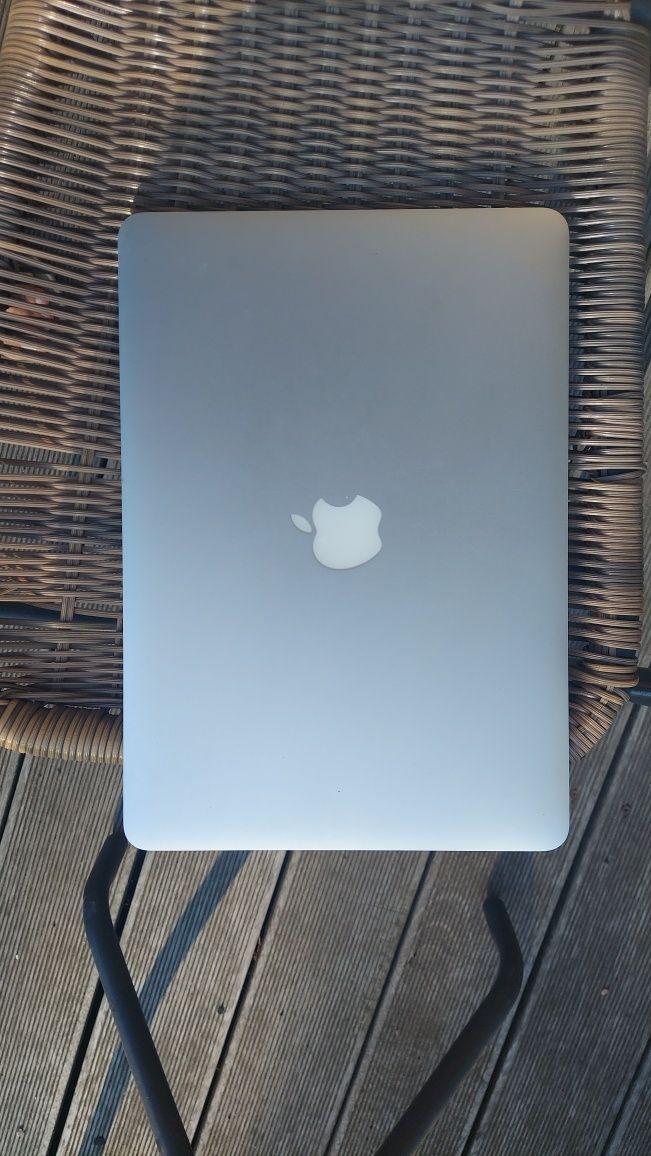 Apple macbook Air 13 2015 Идеал ! Батарея 4-6часов