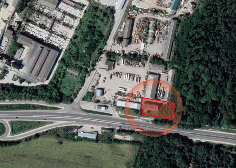 Торгово-офісна будівля 2000 м2 на фасаді траси, 5 км від Тернополя