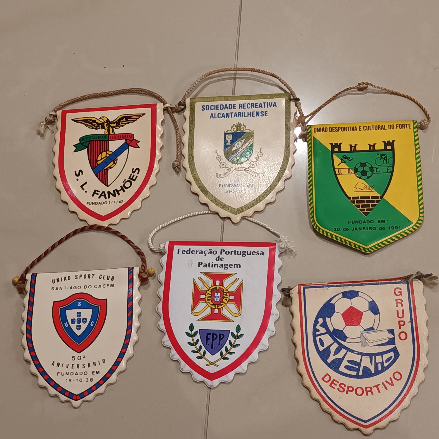 5€cada Galhardetes antigos ver fotos