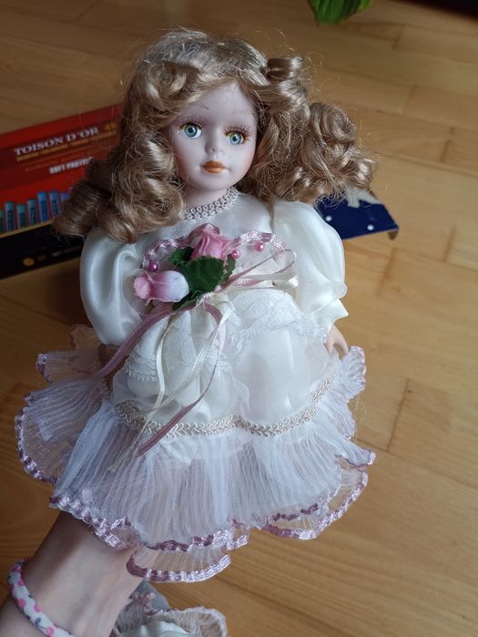 Lalka porcelanowa