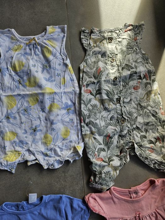 Paka rampersów dla dziewczynki rozmiar 74