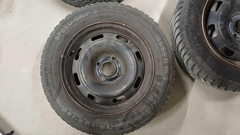 Opony zimowe 185/65 R15