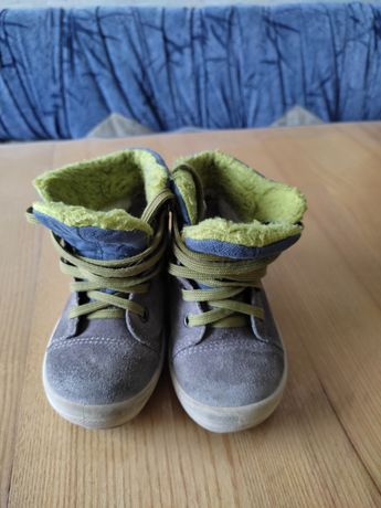 Дитяче взуття 25-го розміру (ботинки, черевики)