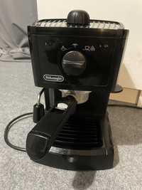 Ekspres do kawy DeLonghi EC 153.B czarny