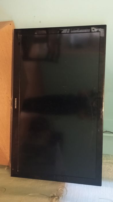 Przydaje telewizor Samsung

LE40C530 (40").