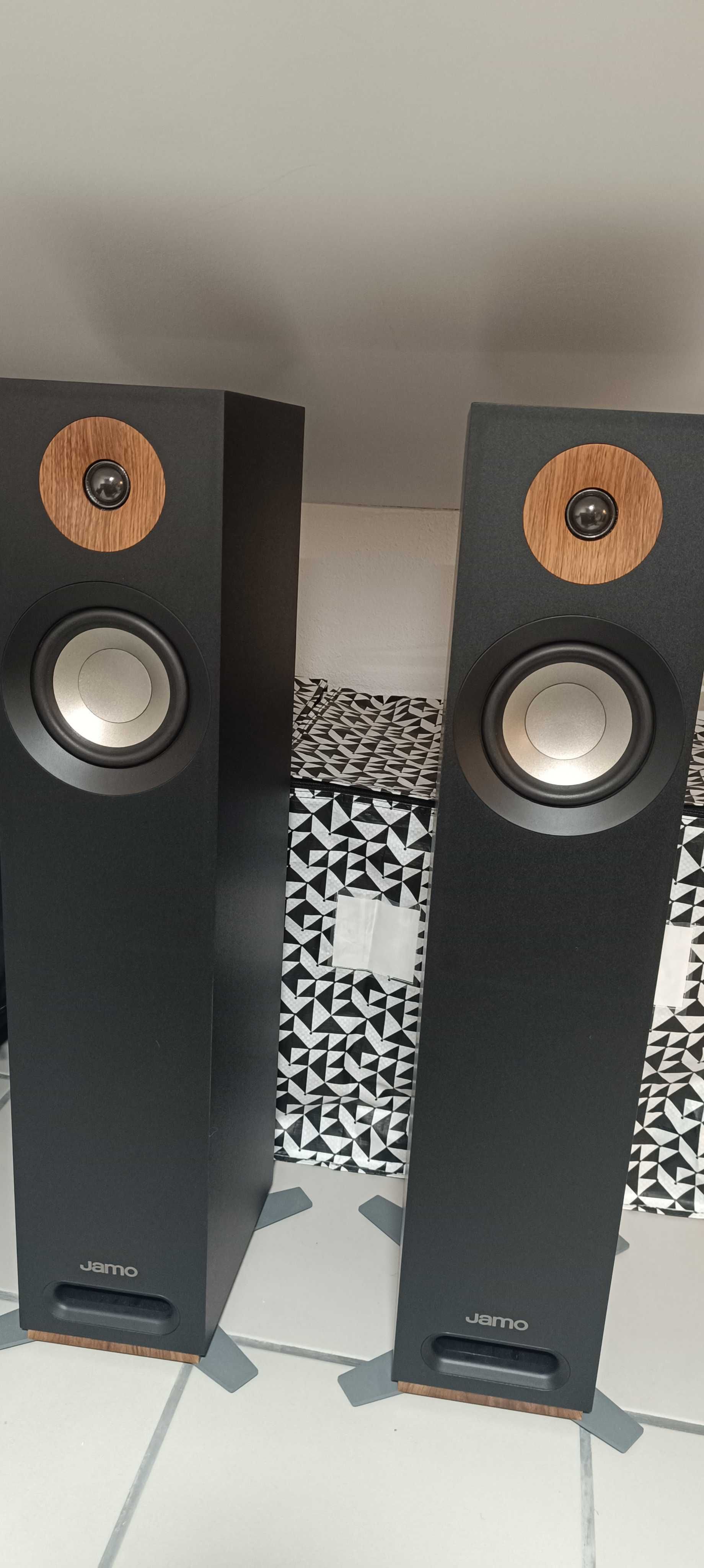 HOME CINEMA - CONJUNTO DE COLUNAS JAMO S 805  5.0 CANAIS (NOVO)