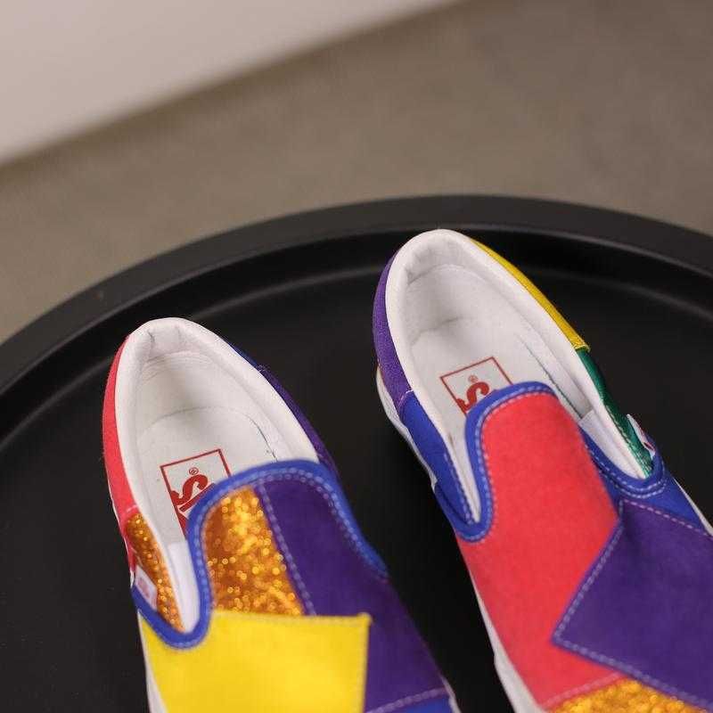 Яскраві сліпони печворк vans колекція pride