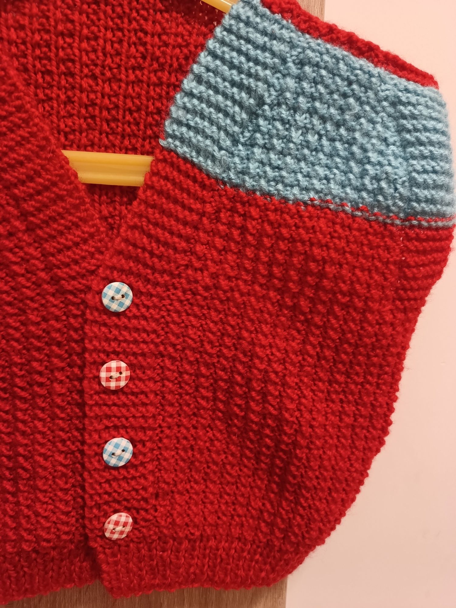 Ręcznie robiony na drutach dziecięcy sweterek kamizelka unisex włóczka