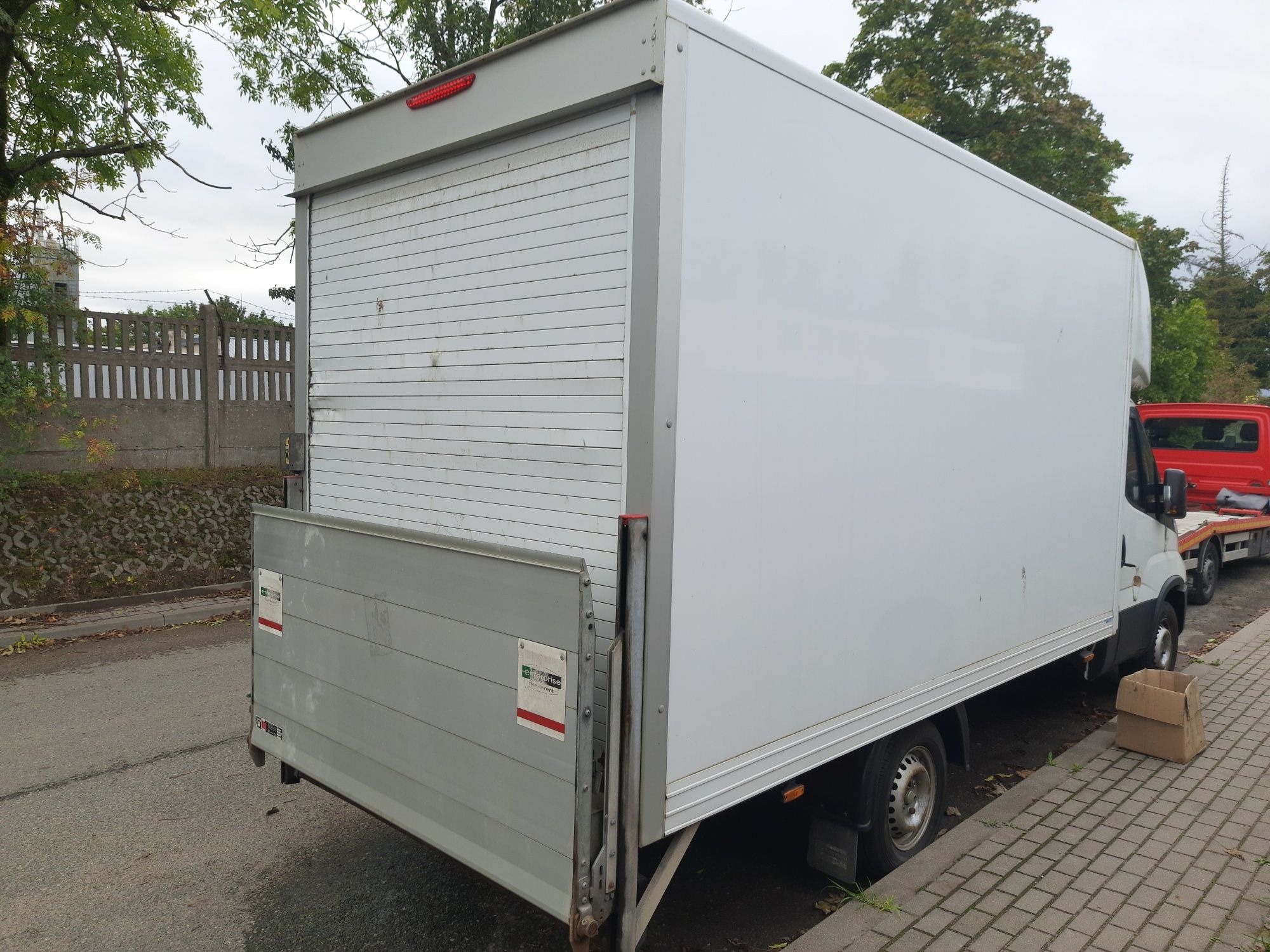 Iveco daily 2022r > Kontener +Winda