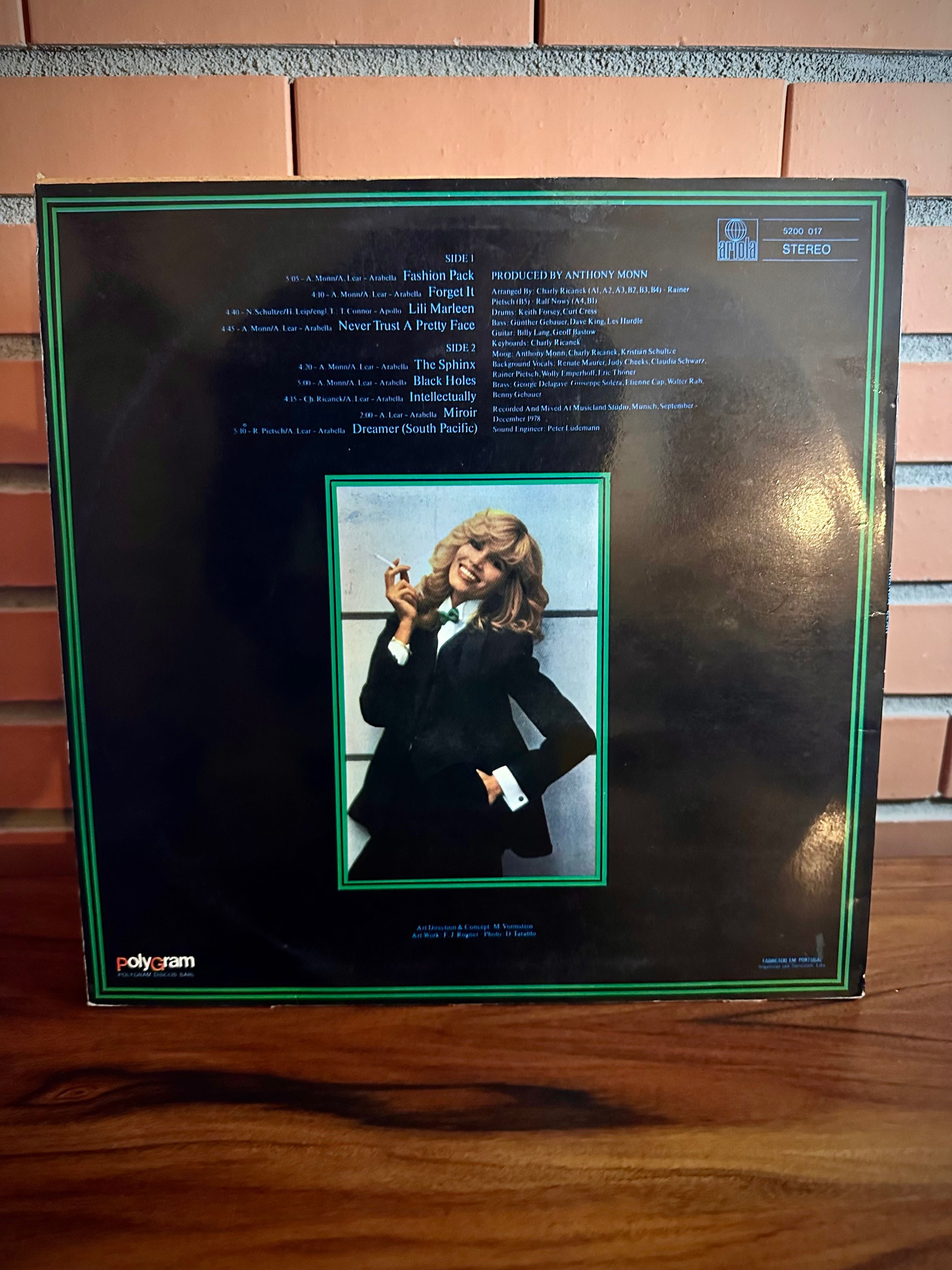Disco vinil Amanda Lear - Never Trust a Pretty Face