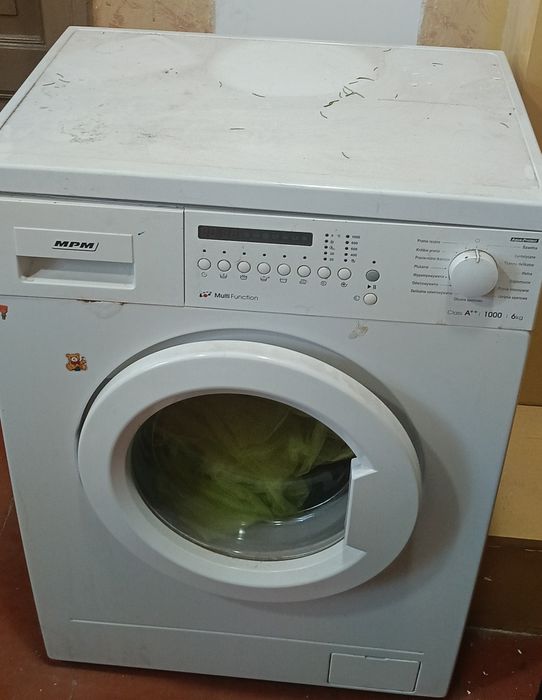 Pralka na złom uszkodzona