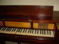 Piano muito antigo, Astor & Co,"made in London"