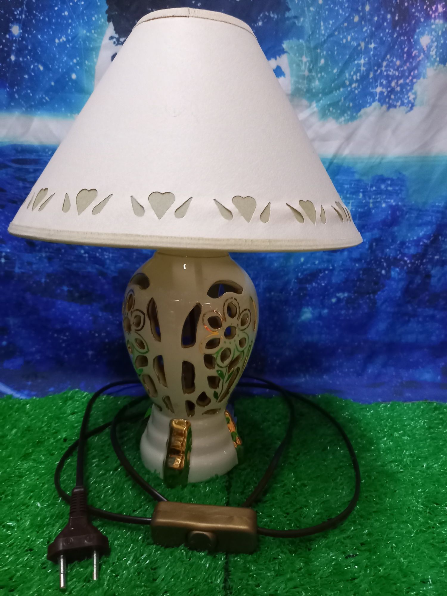 Piękna lamka porcelanowa