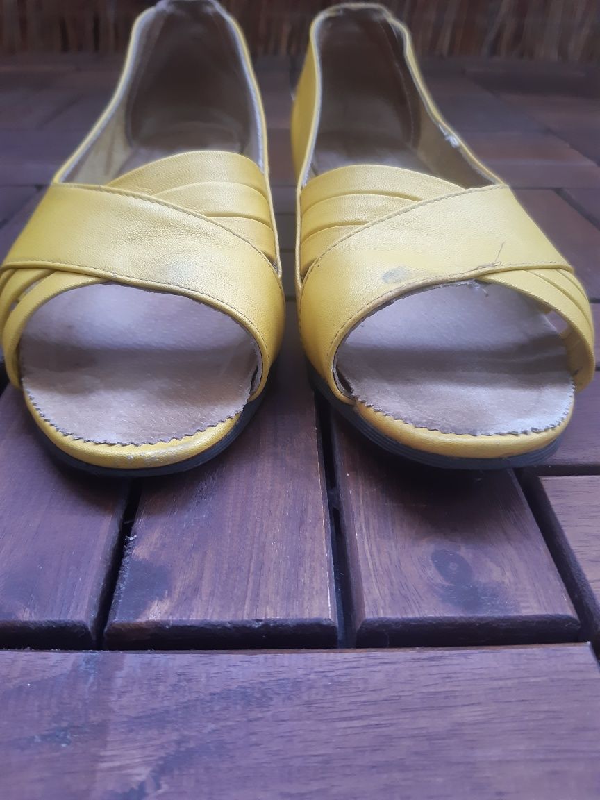 Skórzane żółte baleriny baletki odkryte palce 40 wkładka wew. 25.5 cm