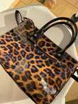 Mala leopardo com alça