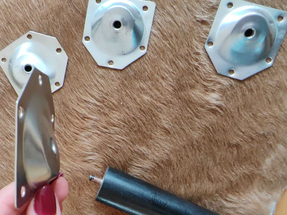 Меблеві ніжки дерево +металеві  похилі кріплення