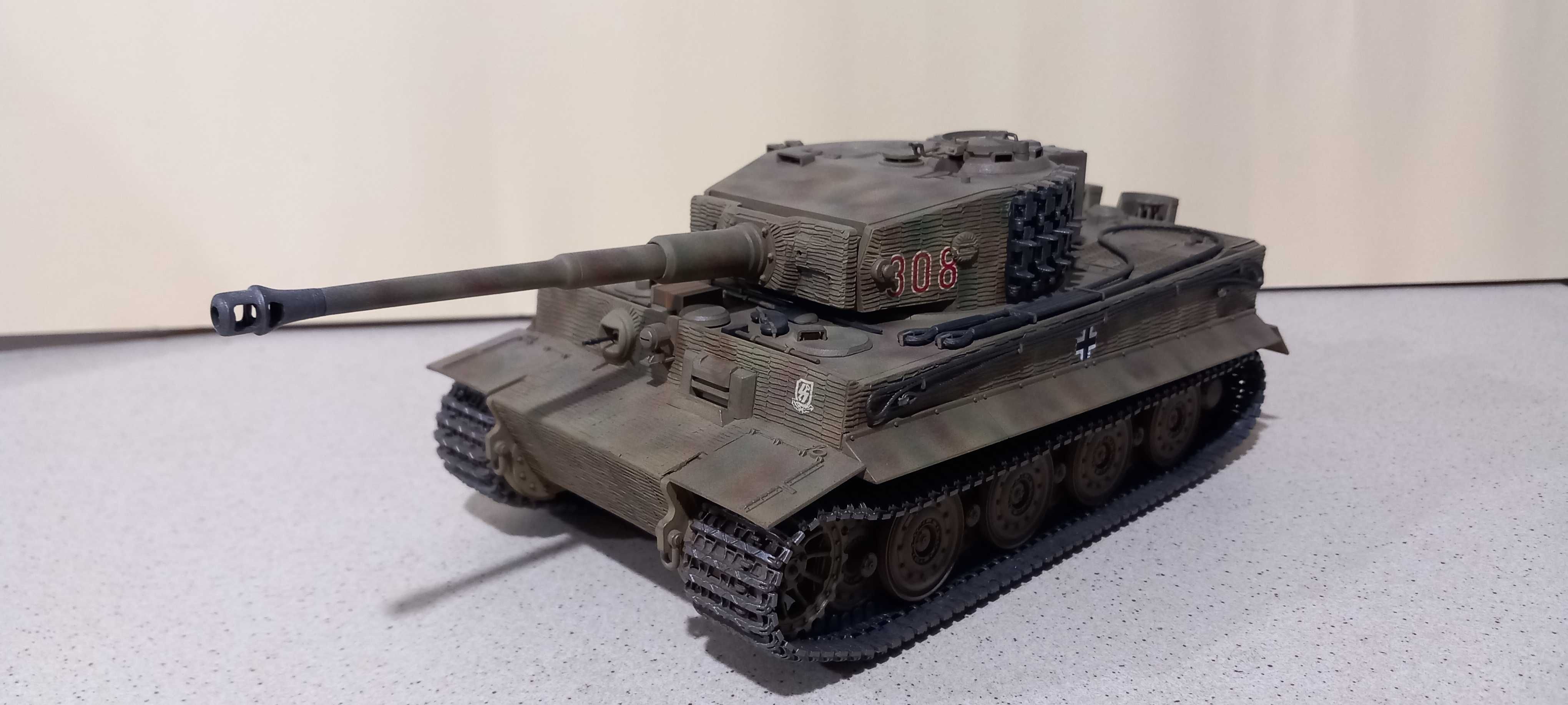 Pojazdy wojskowe 1/35  Wyprzedaż  !
